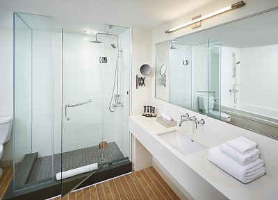Novotel_Vaughan_OneBedroomSuite_Bathroom[1]